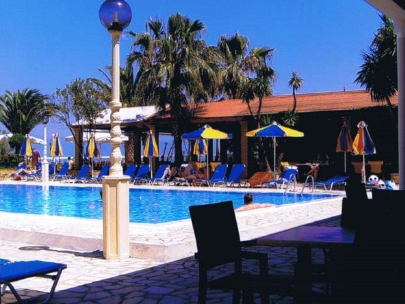 Angela Beach Hotel Roda  Bagian luar foto